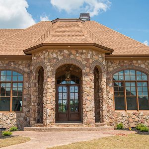 Installation Fieldstone of Series Stone in Pecan