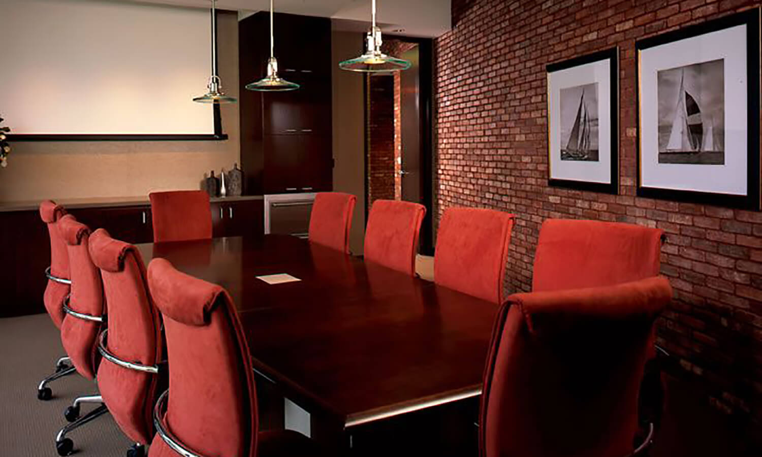 English Pub Brick - Conference Room English Pub Brick - Conference Room