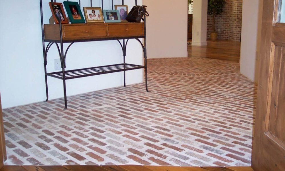 A picture containing floor, indoor, wall, room
Description automatically generated